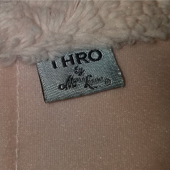 Thro by Marlo Lorenz Solid Pink Chevron Print Embossed Baby Blanket SUPER SOFT - Picture 2 of 5